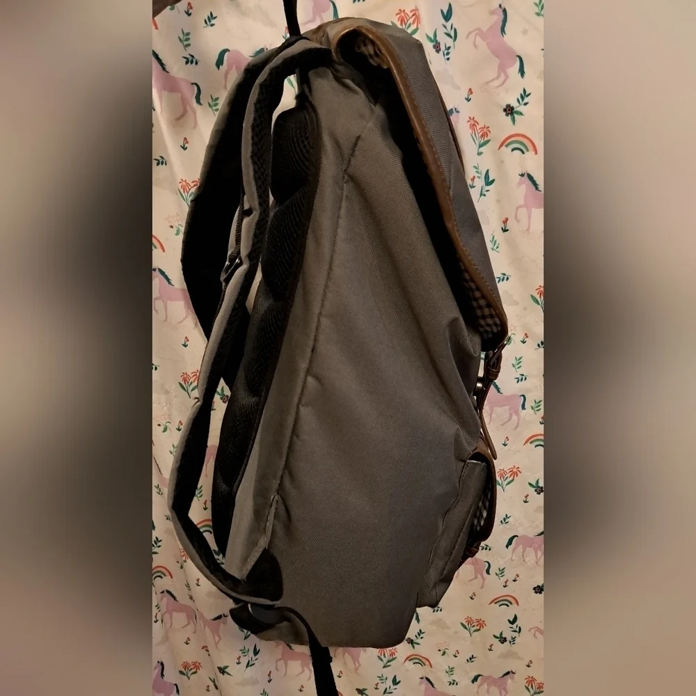 NWOT Steve Madden Grey Utility Unisex Casual School Travel Work Padded Backpack